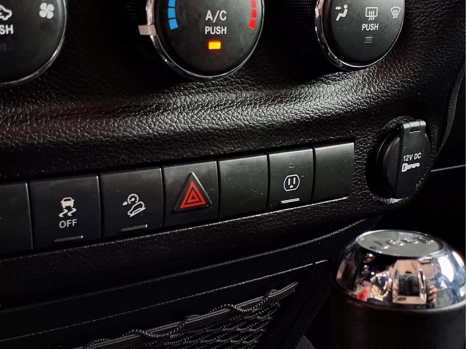 Used 2018 Jeep Wrangler Rubicon w/ Power Convenience Group AWD/4WD image 19