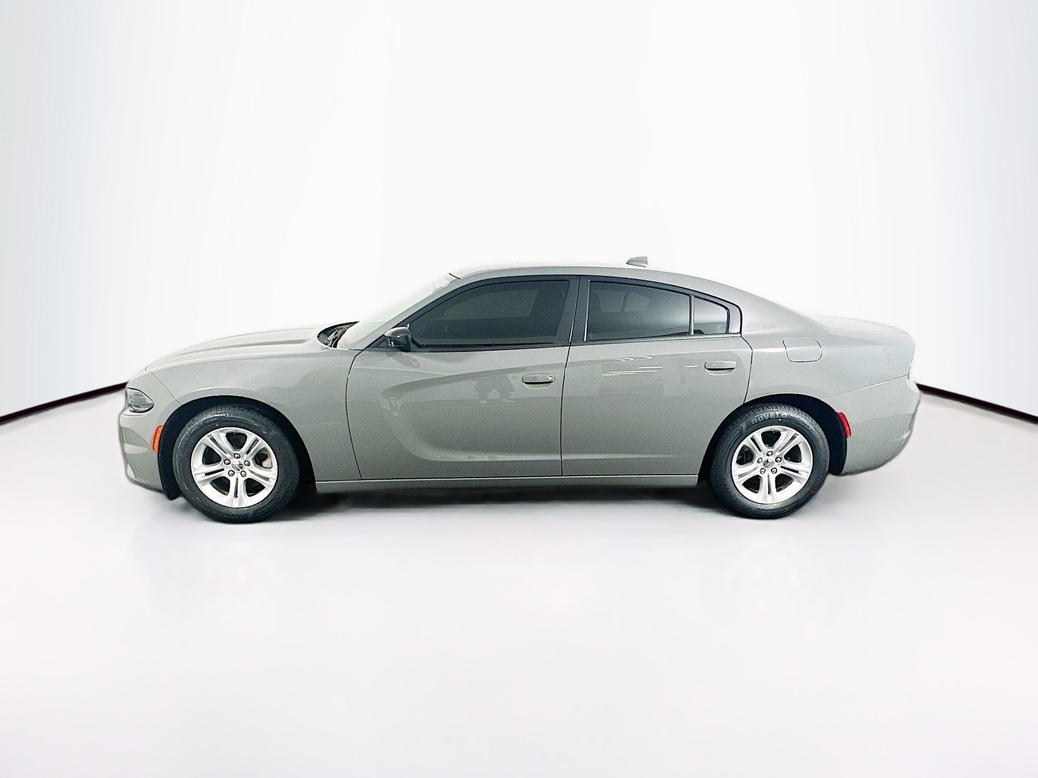 Used 2023 Dodge Charger SXT RWD image 4