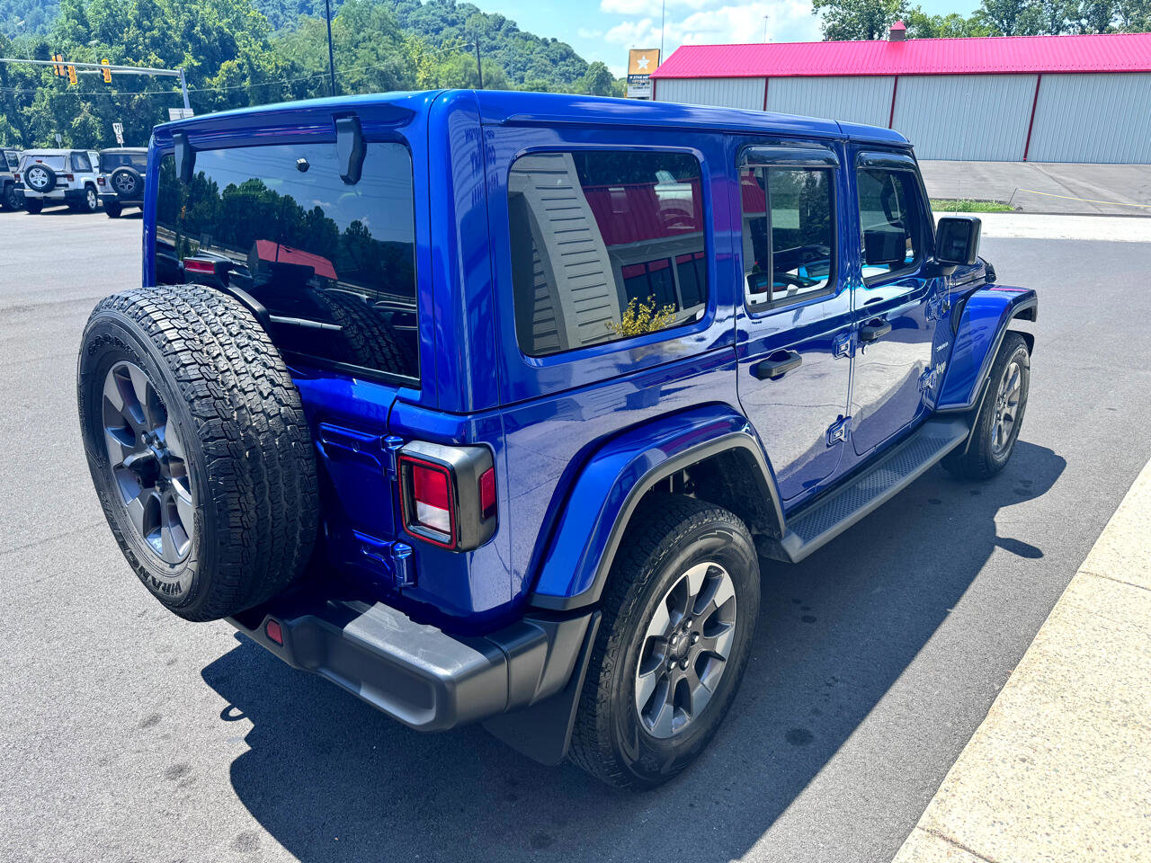 Used 2018 Jeep Wrangler Unlimited Sahara w/ Cold Weather Group image 5