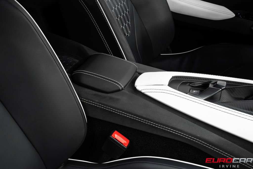 Used 2025 Lamborghini Revuelto AWD/4WD image 36