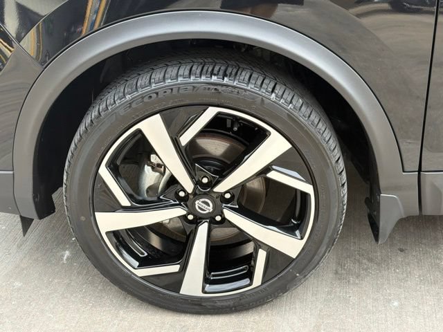 Used 2022 Nissan Rogue Sport SL w/ Premium Package FWD image 12