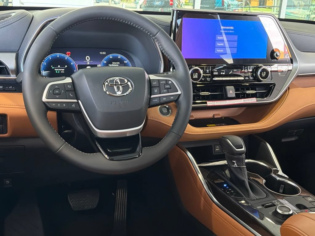 New 2026 Toyota Highlander Platinum AWD/4WD image 28