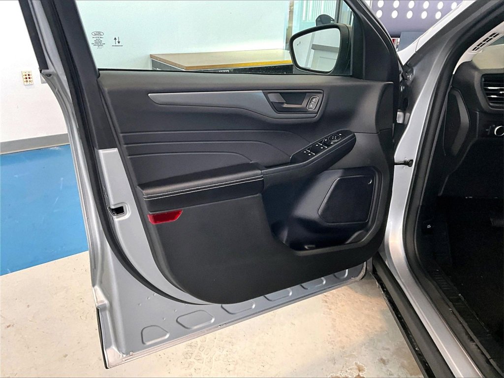 Used 2024 Ford Escape Active image 9