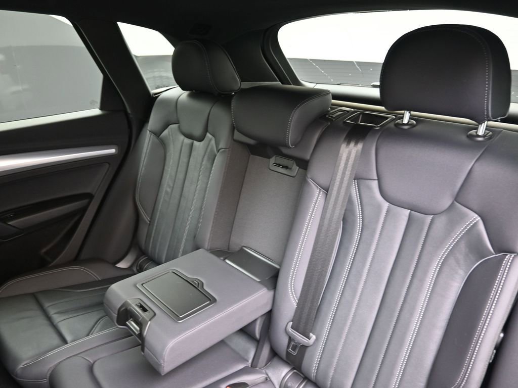 Certified 2025 Audi Q5 2.0T Premium w/ Convenience Plus Package image 20