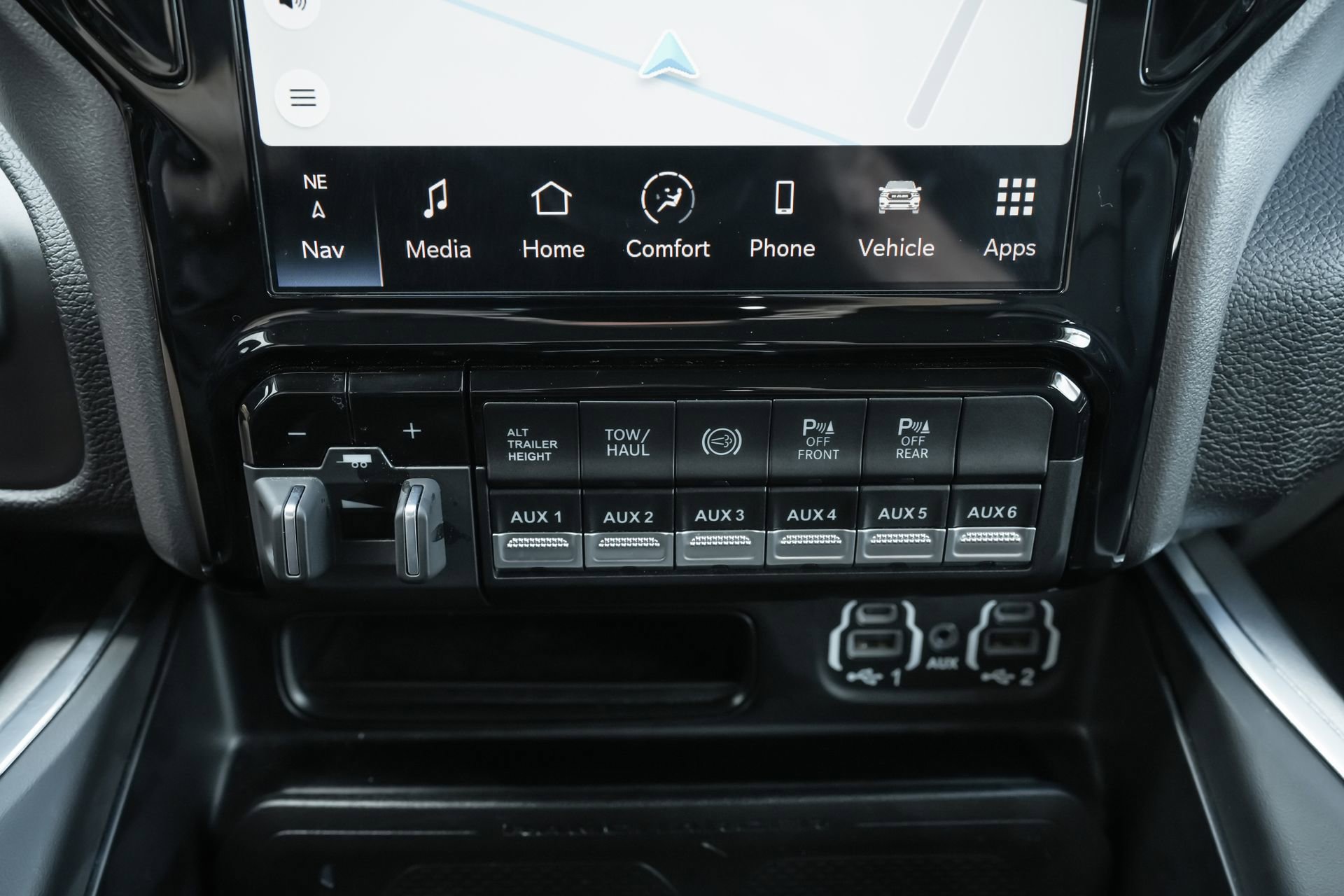 Used 2024 RAM 3500 Laramie w/ Night Edition image 16