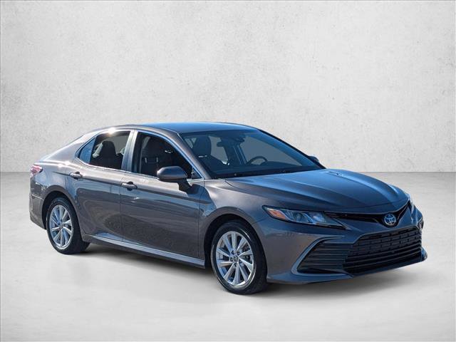 Used 2023 Toyota Camry LE image 3