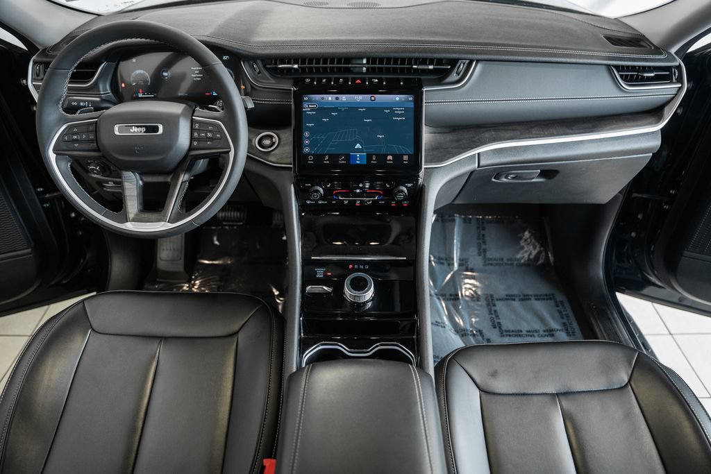 Certified 2023 Jeep Grand Cherokee Limited AWD/4WD image 23