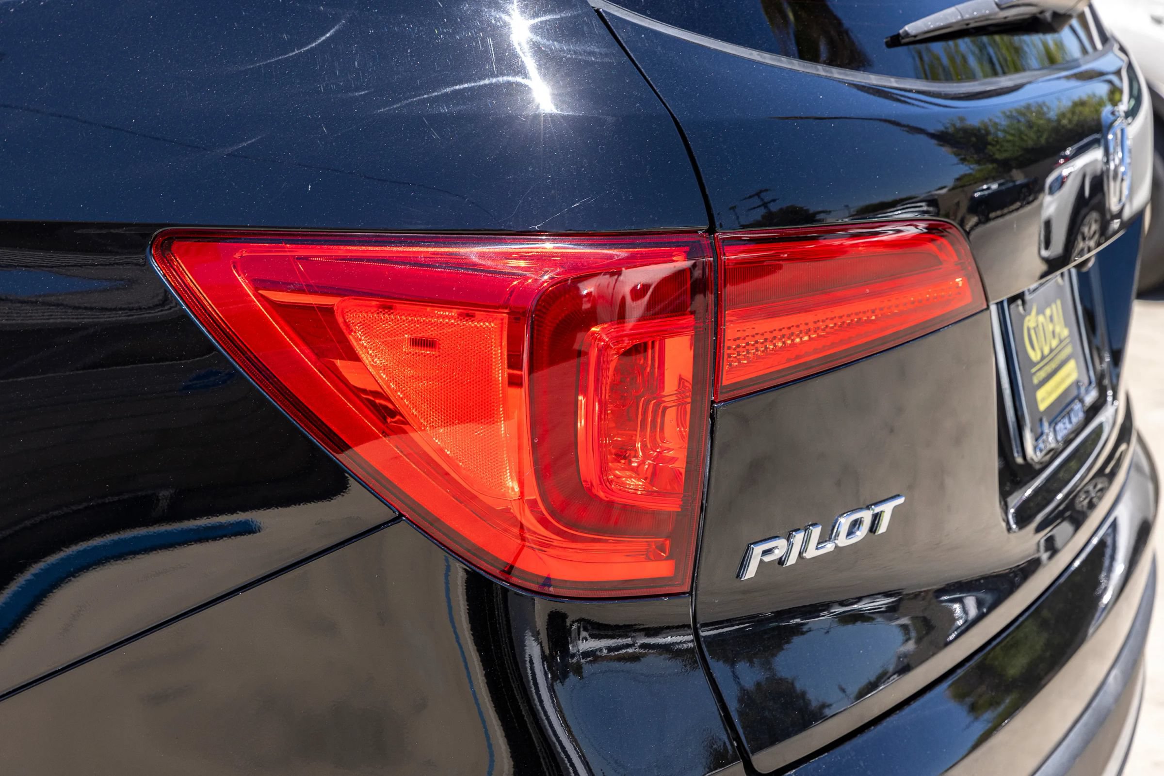 Used 2017 Honda Pilot Touring image 12