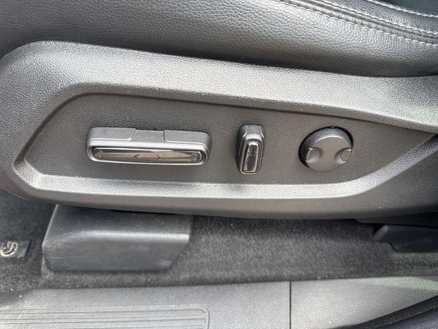 Certified 2025 Honda Pilot Touring image 7