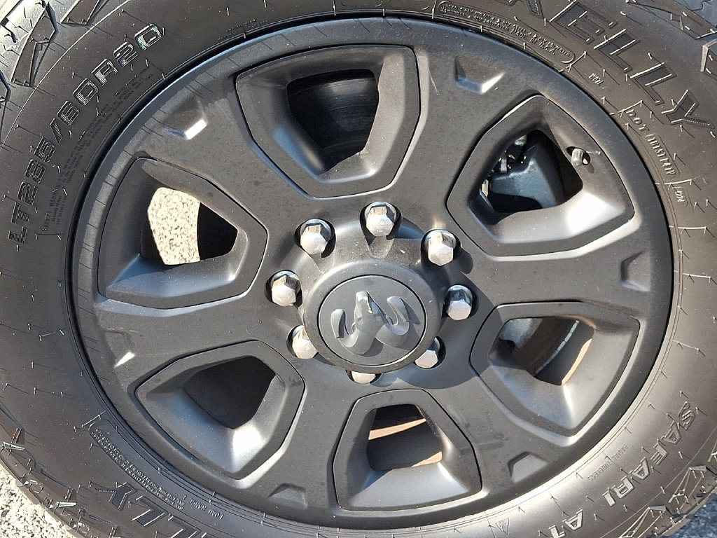 Used 2018 RAM 3500 Laramie w/ Sport Appearance Group AWD/4WD image 9