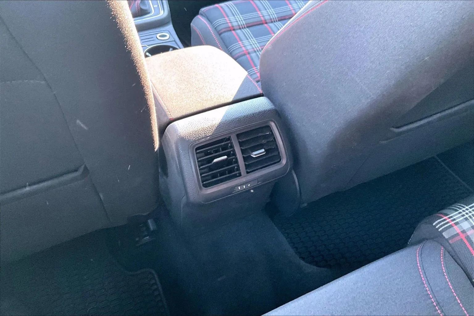 Used 2017 Volkswagen GTI Sport image 29