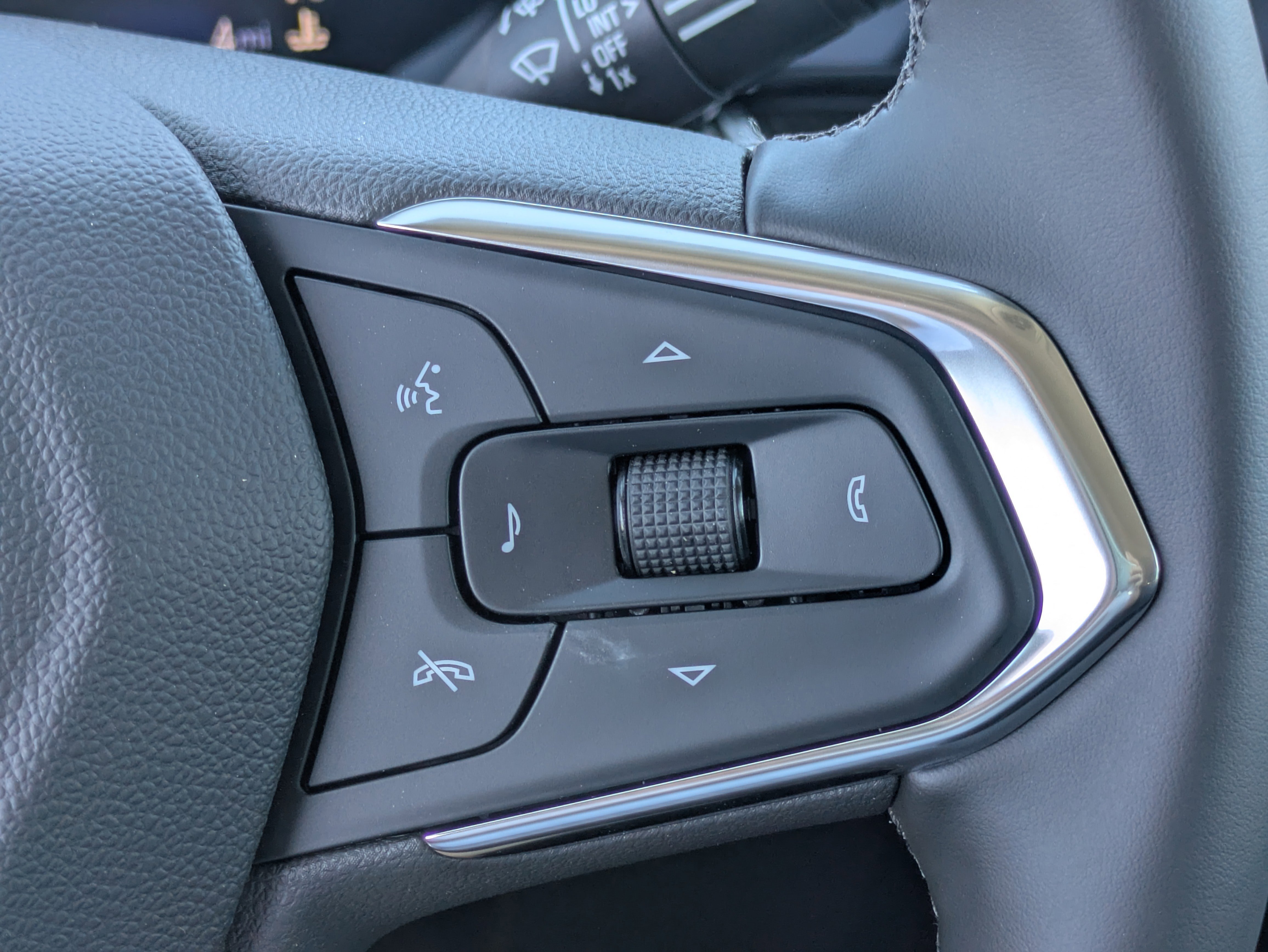 New 2026 Chevrolet Trax LT w/ Driver Confidence Package image 21