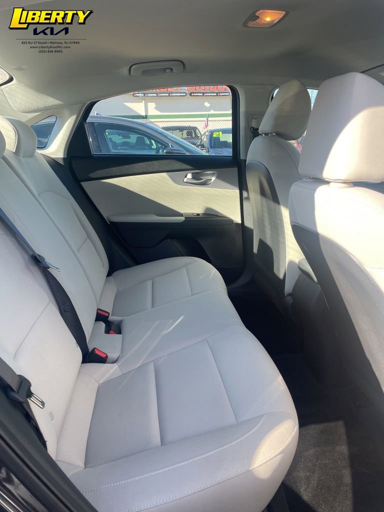 Used 2022 Kia Forte LXS w/ LXS Technology Package image 10