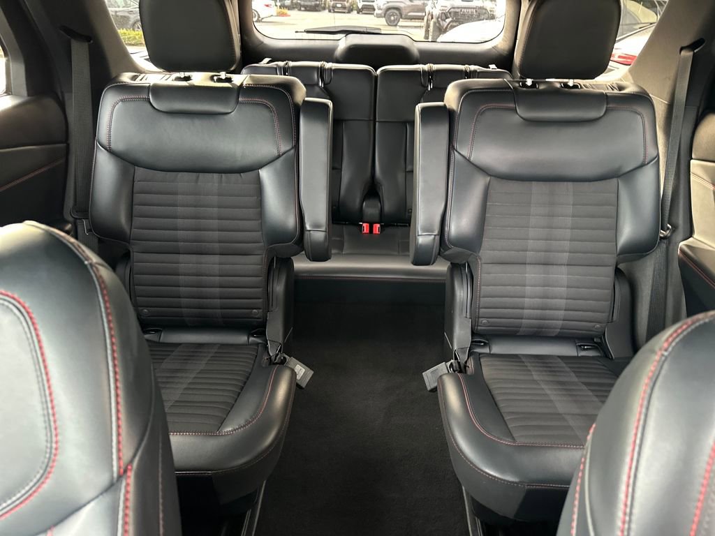 Used 2025 Ford Explorer ST-Line image 26