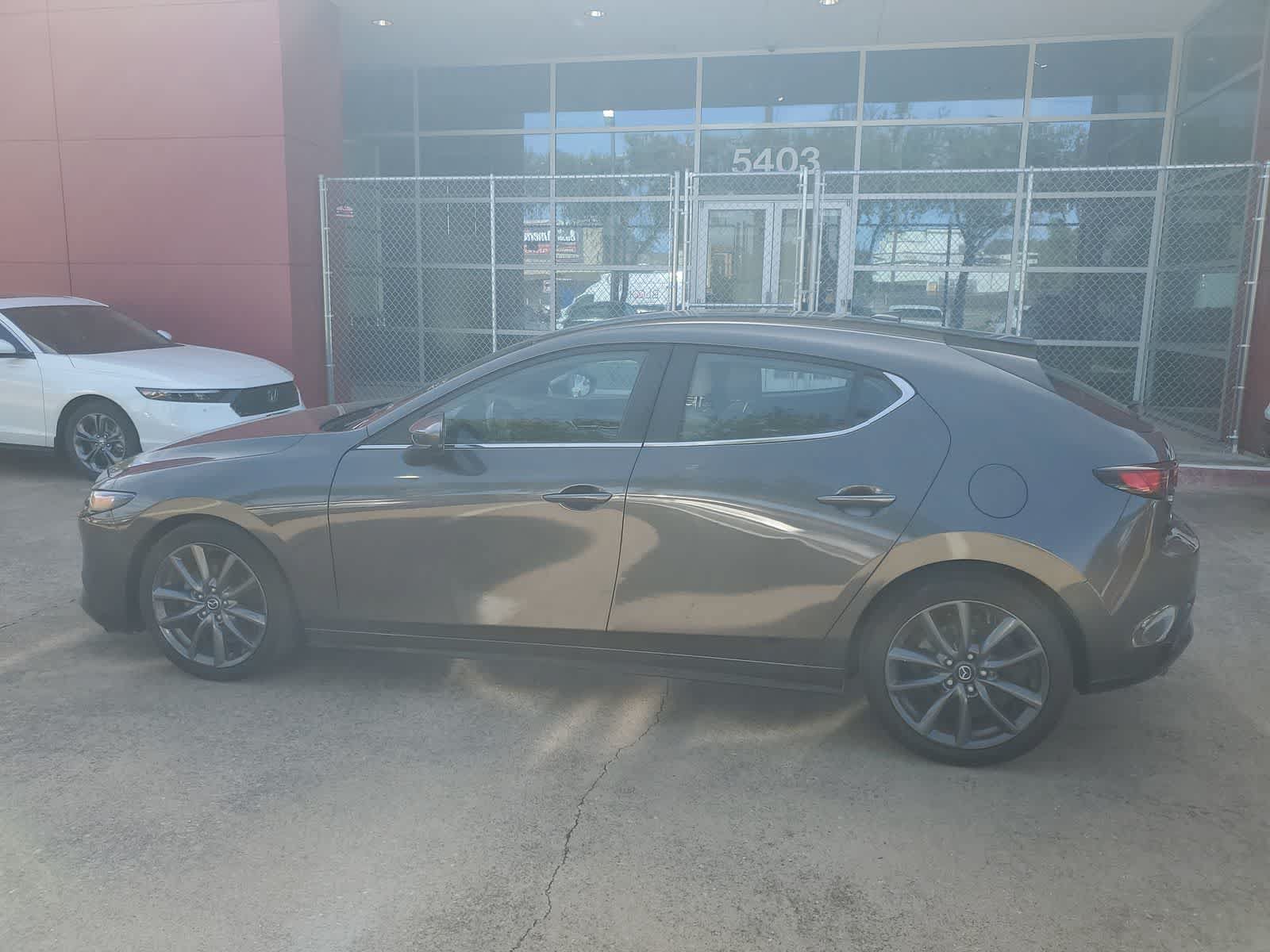 Used 2019 MAZDA MAZDA3 Hatchback FWD image 3