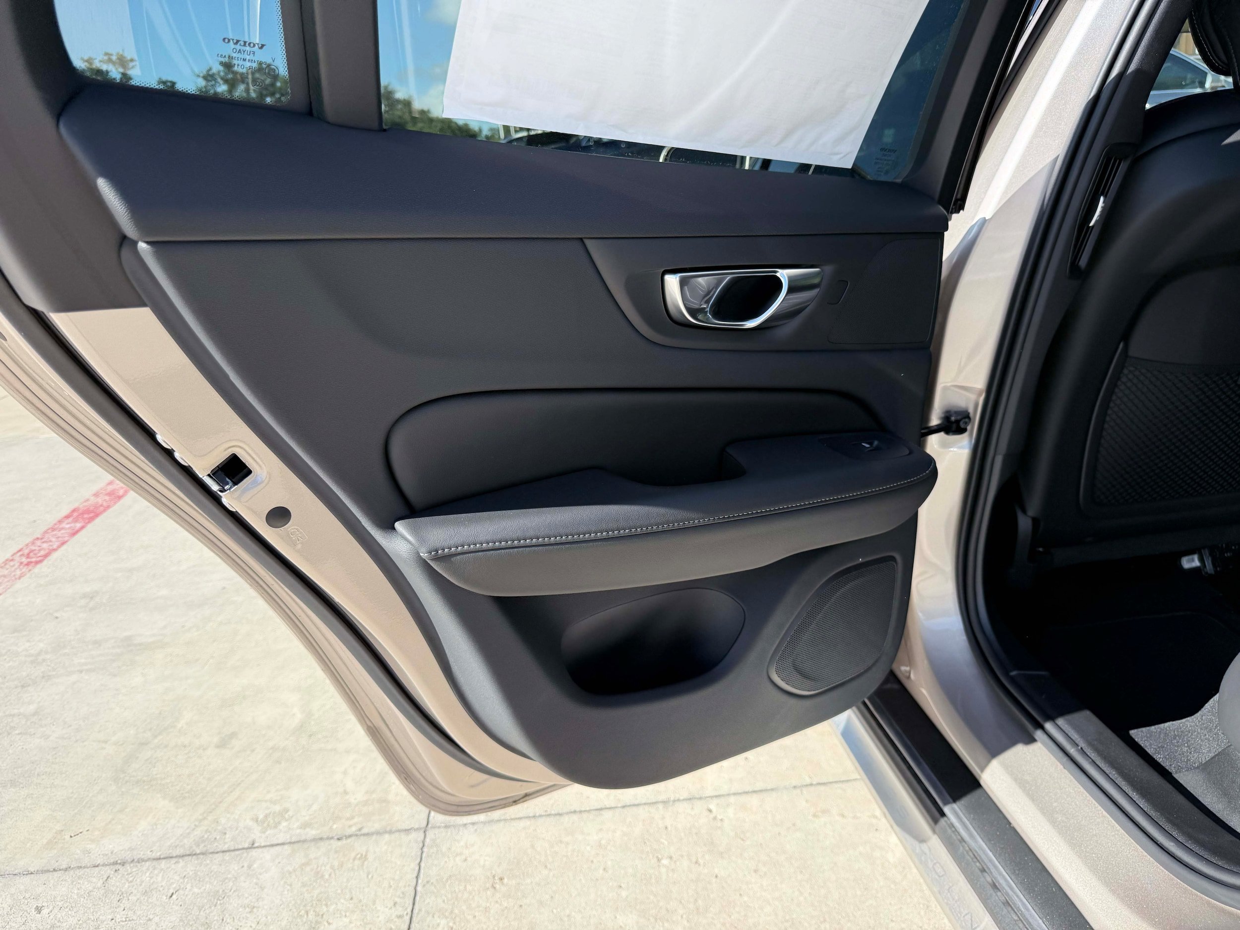 New 2026 Volvo V60 B5 Cross Country Ultra w/ Protection Package Premier AWD/4WD image 14