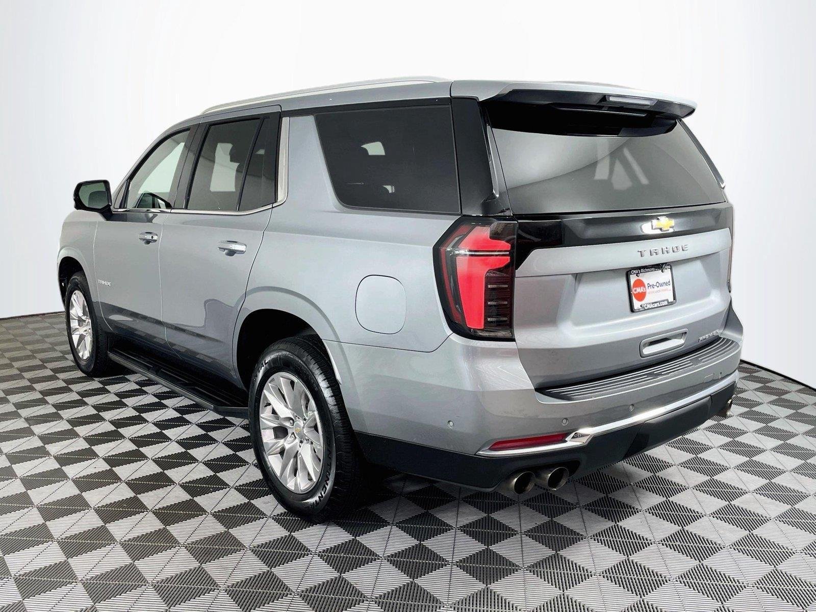 Used 2025 Chevrolet Tahoe Premier AWD/4WD image 6