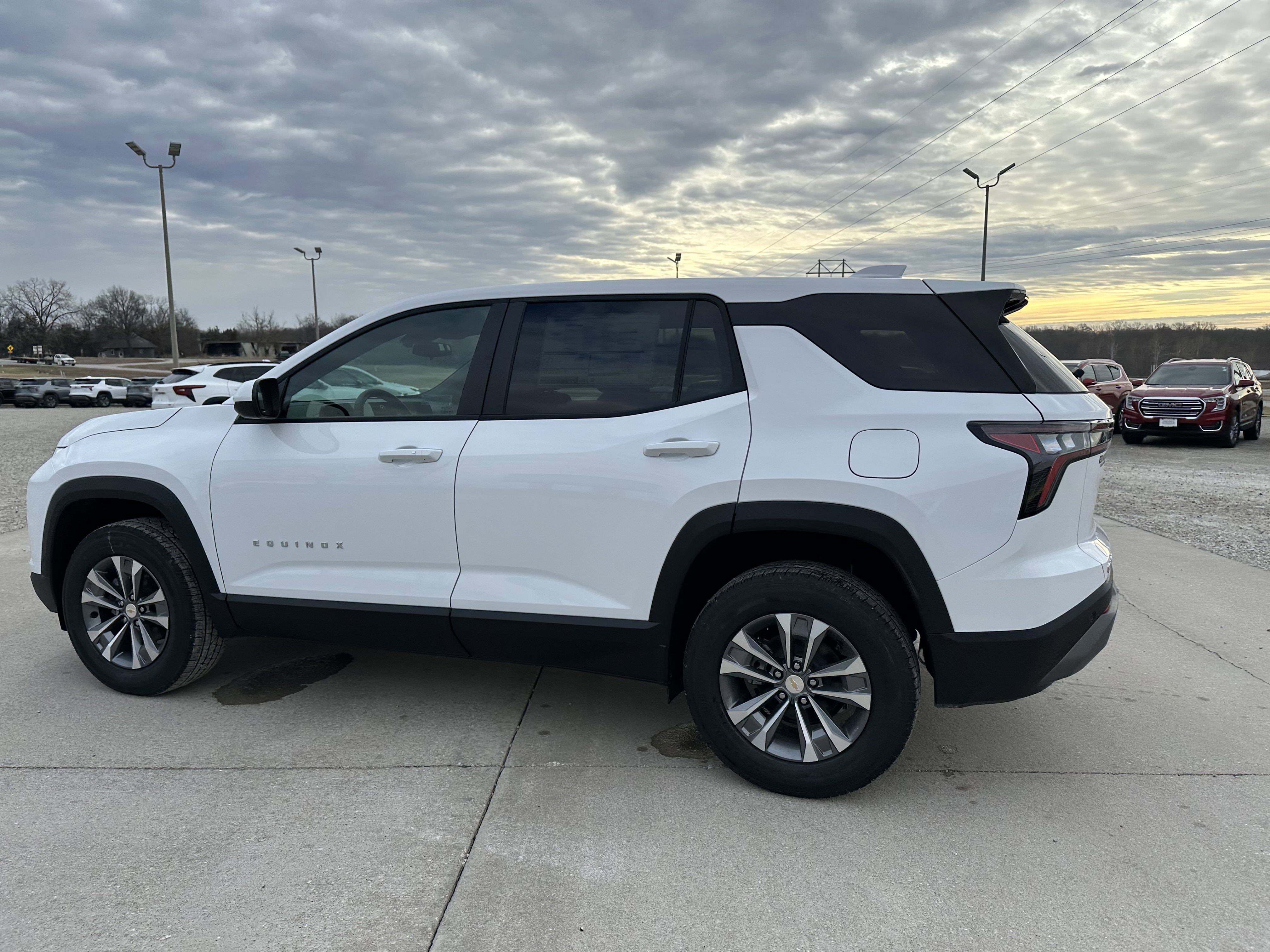New 2026 Chevrolet Equinox LT image 8