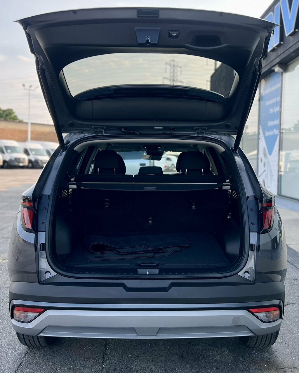 Used 2025 Hyundai Tucson Blue AWD/4WD image 9