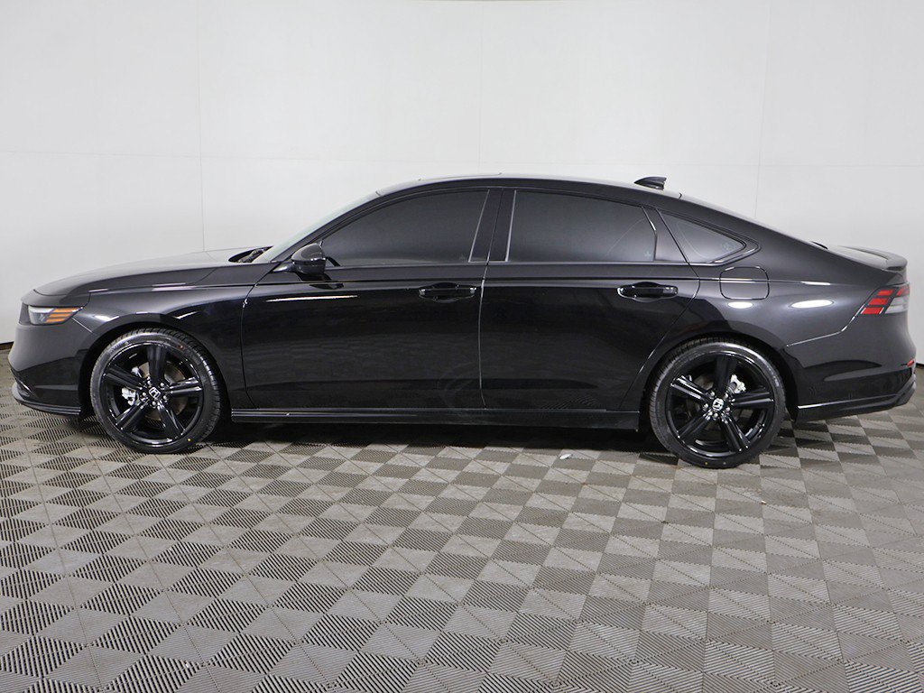 Used 2025 Honda Accord Sport image 16