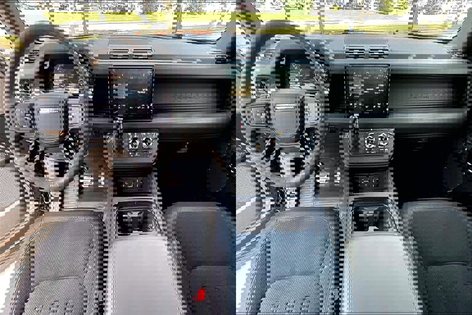 Used 2023 Land Rover Defender 90 V8 image 14