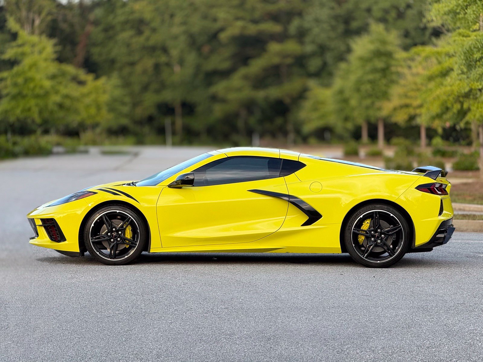 Used 2021 Chevrolet Corvette Stingray Preferred Cpe w/ Battery Protection Package RWD image 9