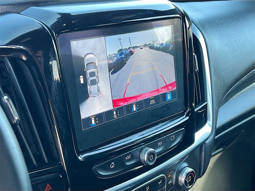 Used 2023 Chevrolet Traverse RS image 14