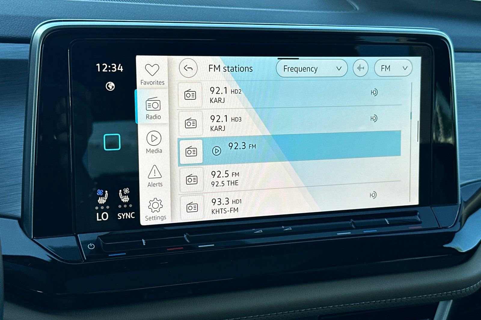 New 2026 Volkswagen Atlas Cross Sport SE image 17