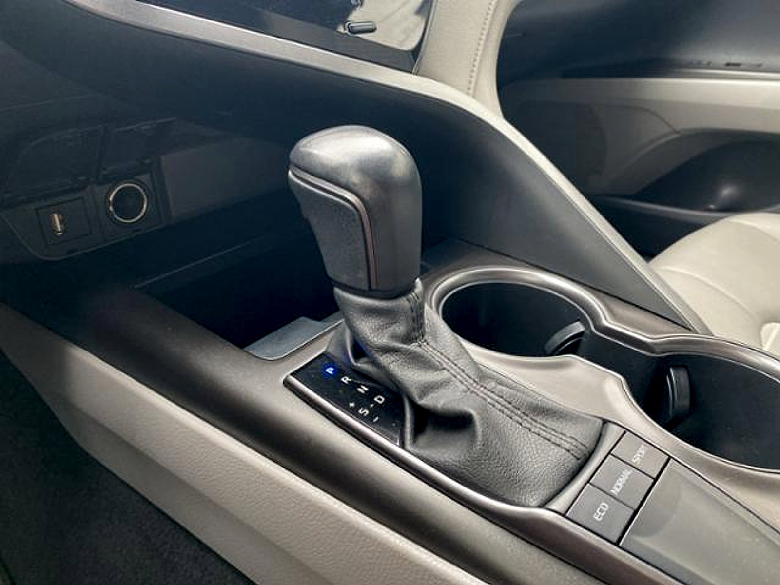 Used 2023 Toyota Camry SE FWD image 33