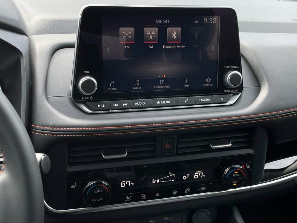Used 2025 Nissan Rogue SV image 17