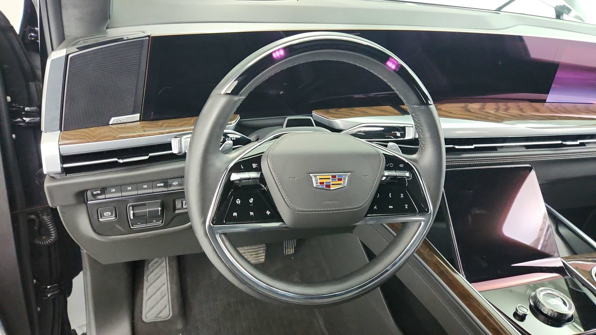 Certified 2025 Cadillac Escalade Sport Platinum w/ LPO, Floor Liner Package AWD/4WD image 18