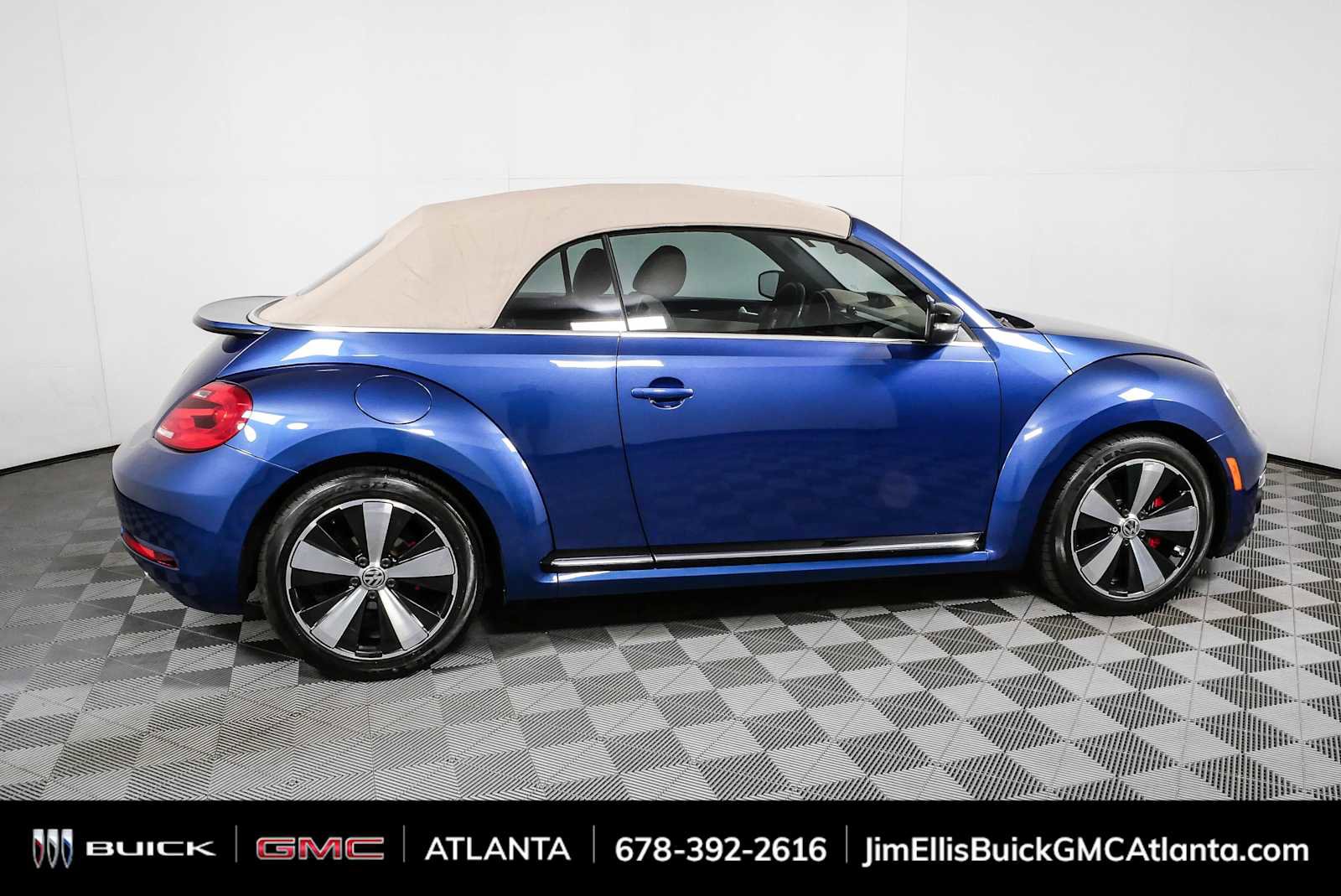 Used 2013 Volkswagen Beetle 2.0T FWD image 2
