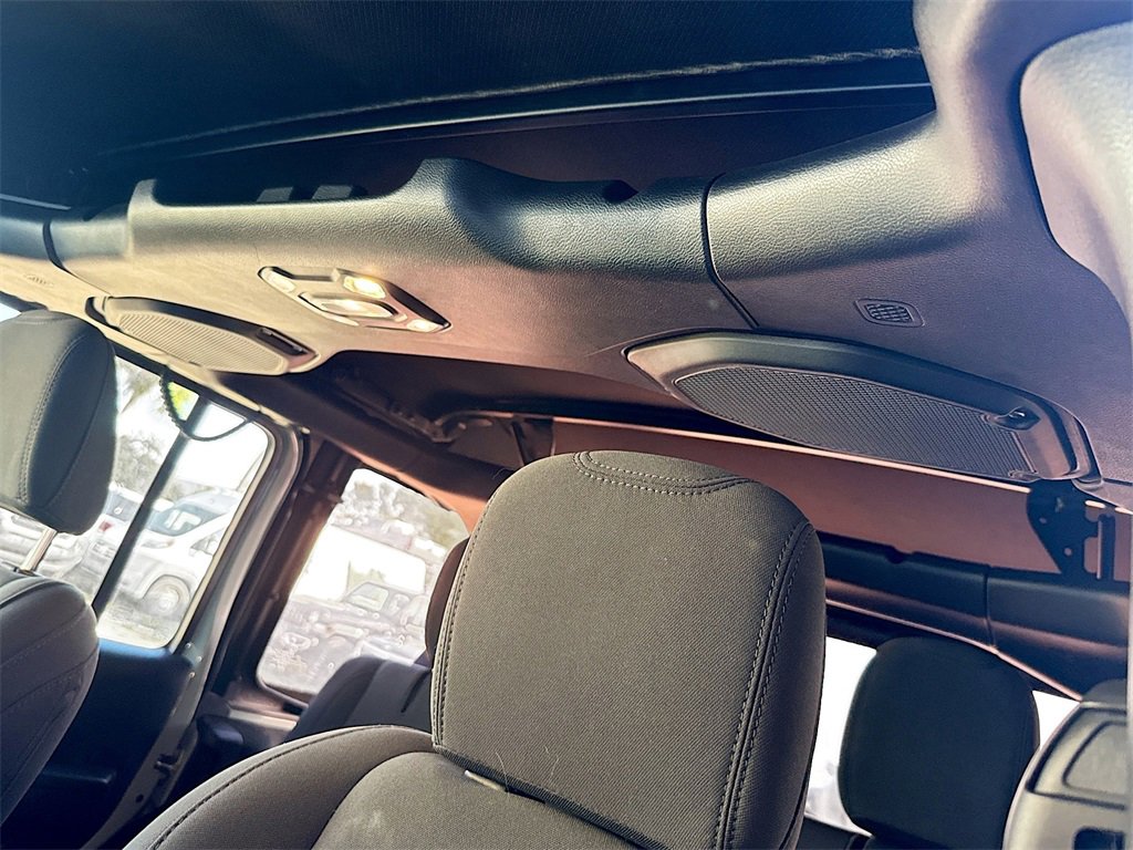 Used 2023 Jeep Wrangler Unlimited w/ Cold Weather Group image 20