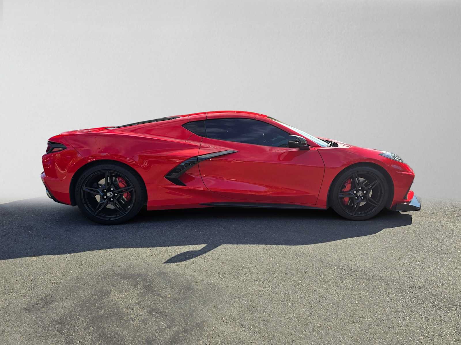 Used 2021 Chevrolet Corvette Stingray Preferred Cpe w/ Z51 Performance Package RWD image 2