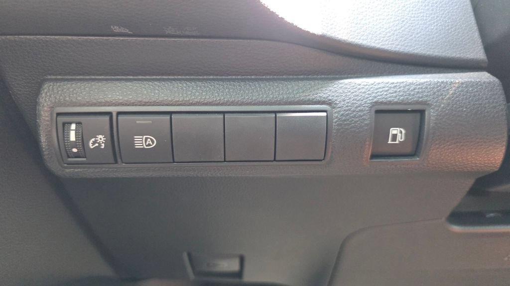 Used 2025 Toyota Corolla XLE FWD image 28