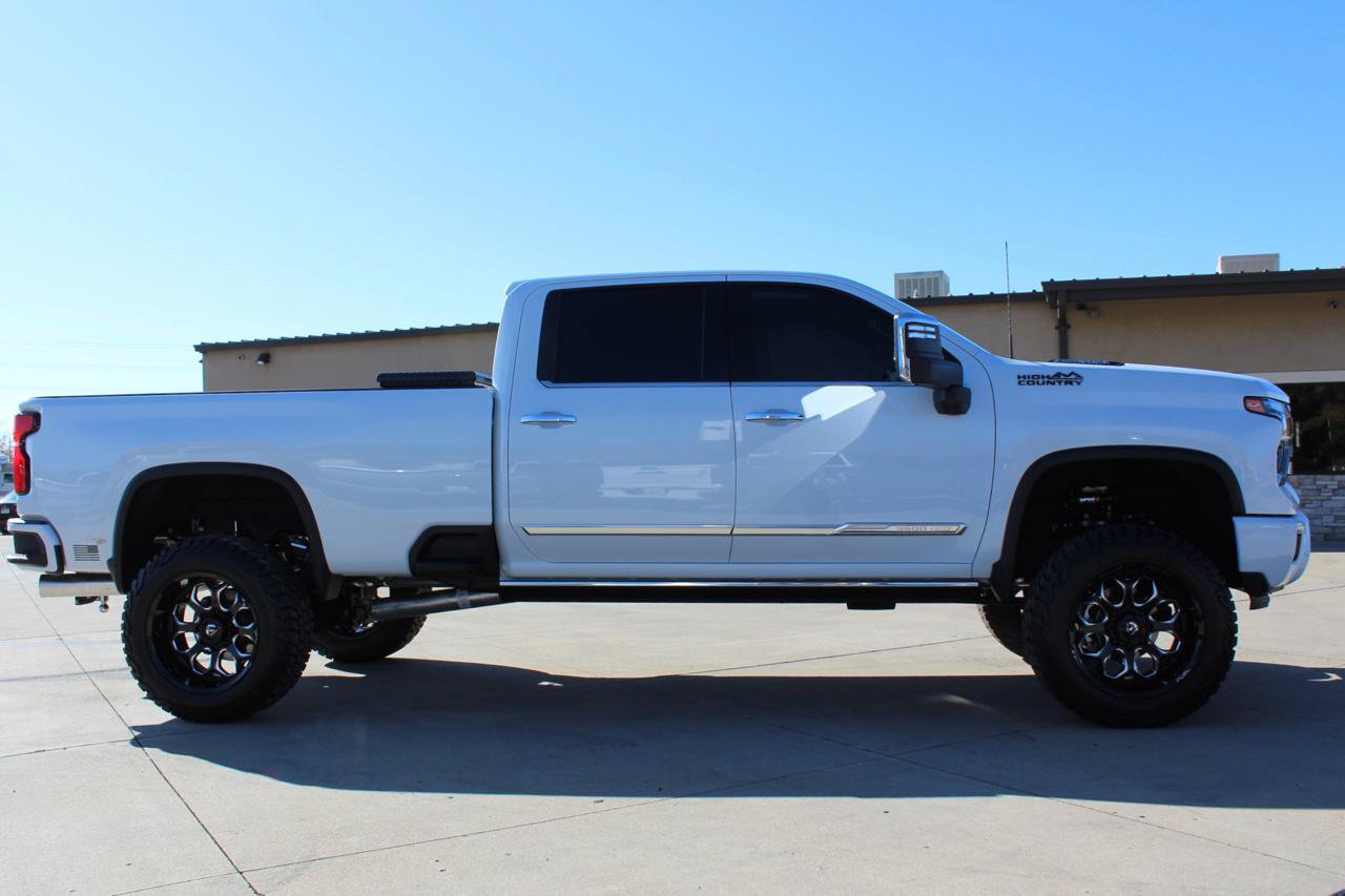 Used 2026 Chevrolet Silverado 3500 High Country w/ High Country Premium Package AWD/4WD image 17