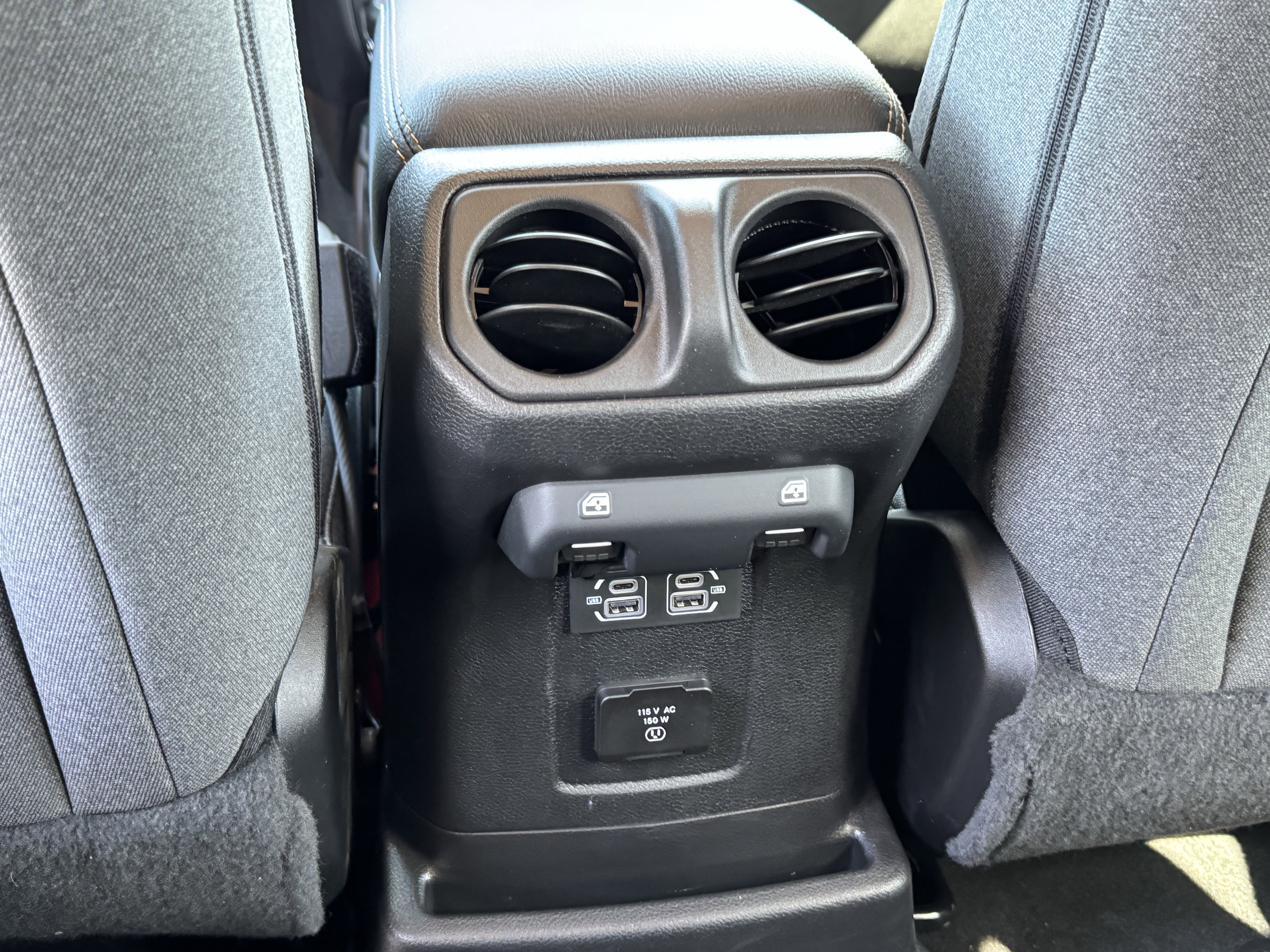 Used 2025 Jeep Wrangler Sahara w/ Safety Group image 34