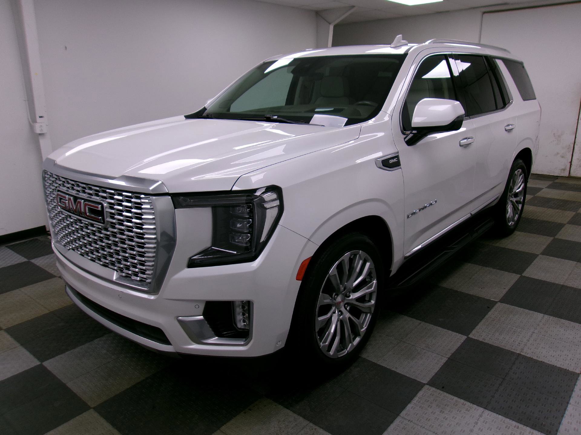 Certified 2024 GMC Yukon Denali w/ Advanced Technology Package image 1