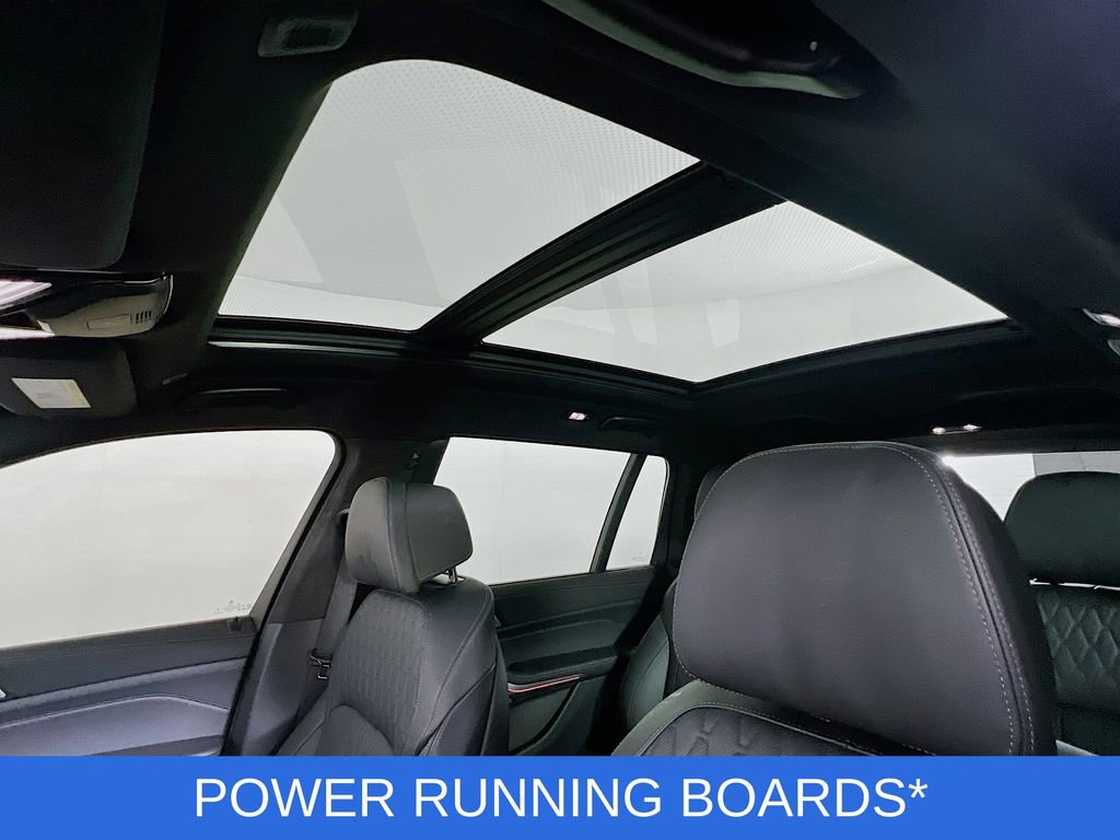 Used 2025 BMW X7 M60i w/ Executive Package image 24