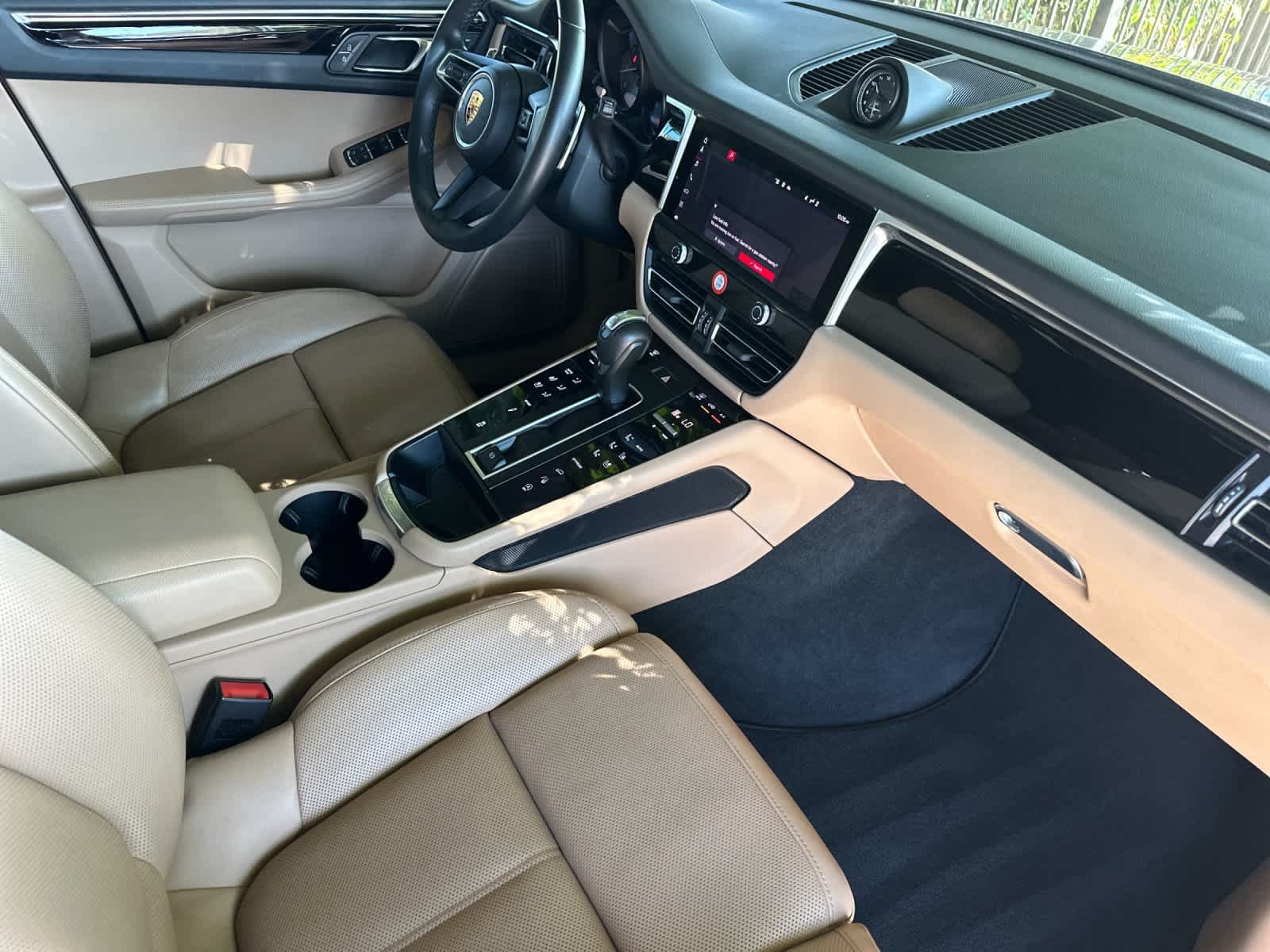 Certified 2023 Porsche Macan S AWD/4WD image 17