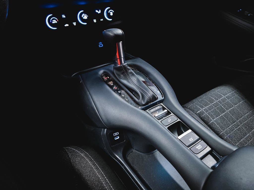 Certified 2025 Honda HR-V LX image 29