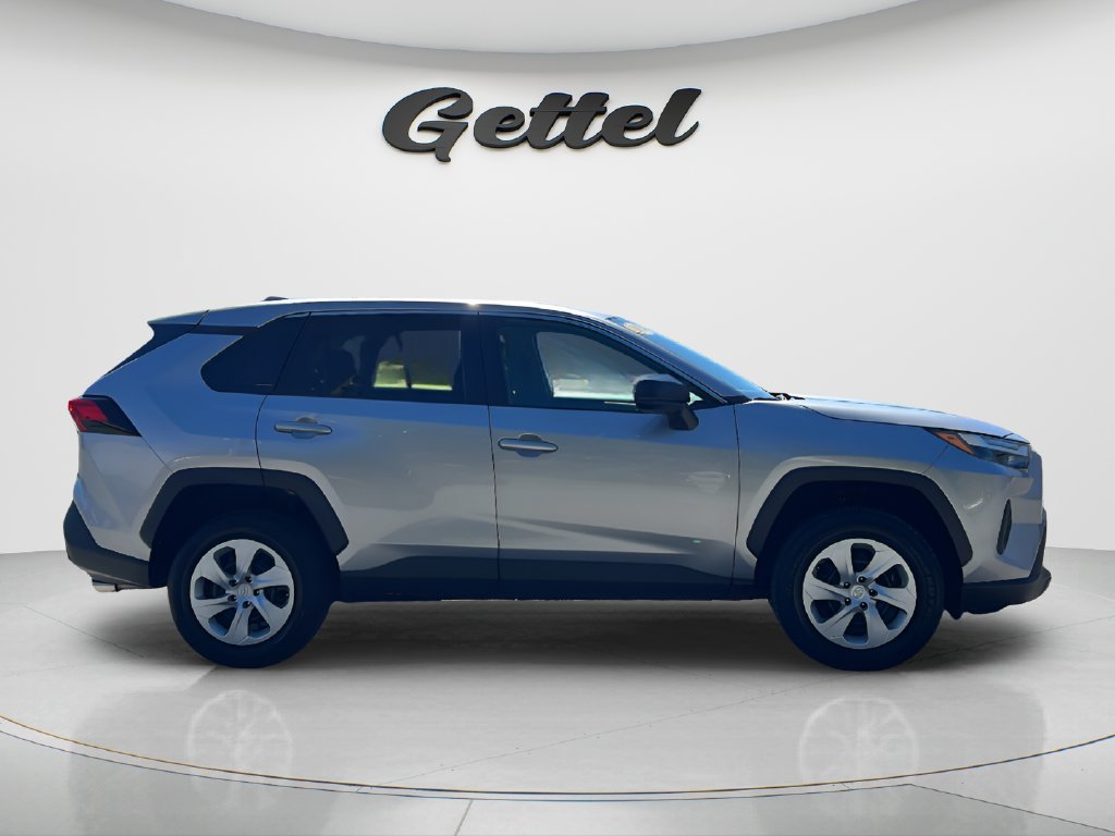 Used 2024 Toyota RAV4 LE FWD image 4