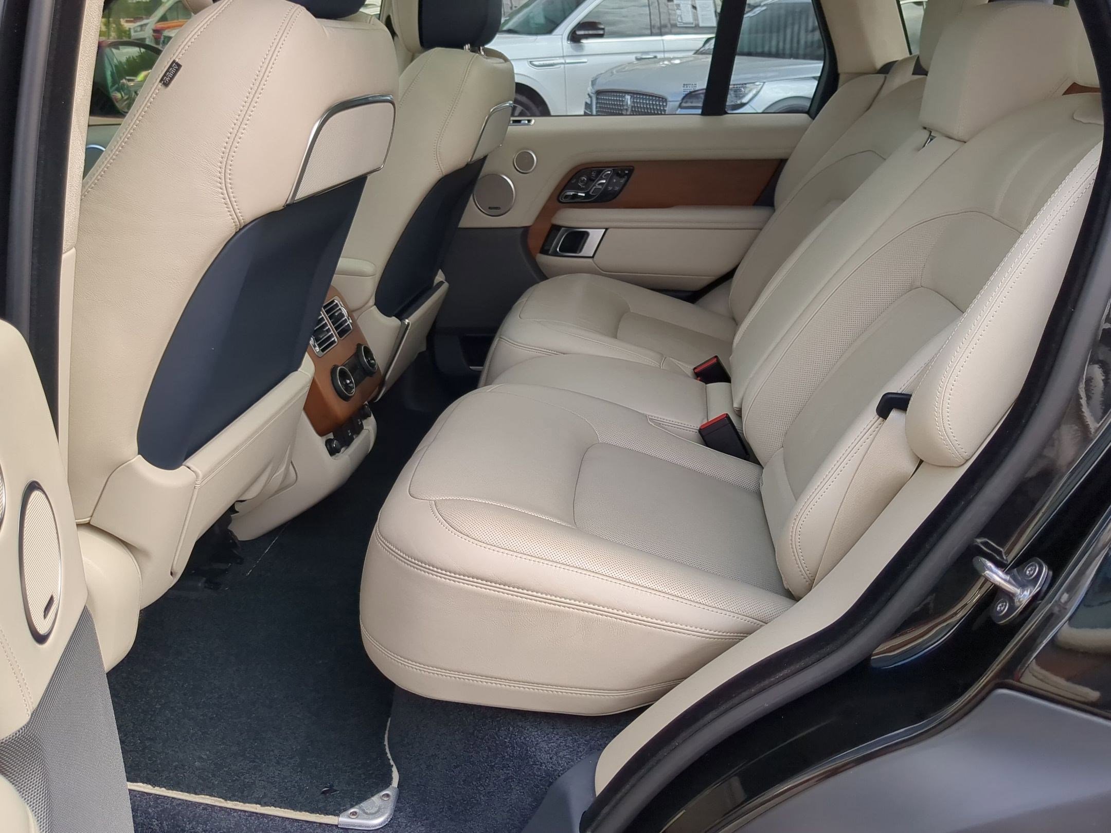 Used 2021 Land Rover Range Rover Autobiography image 22