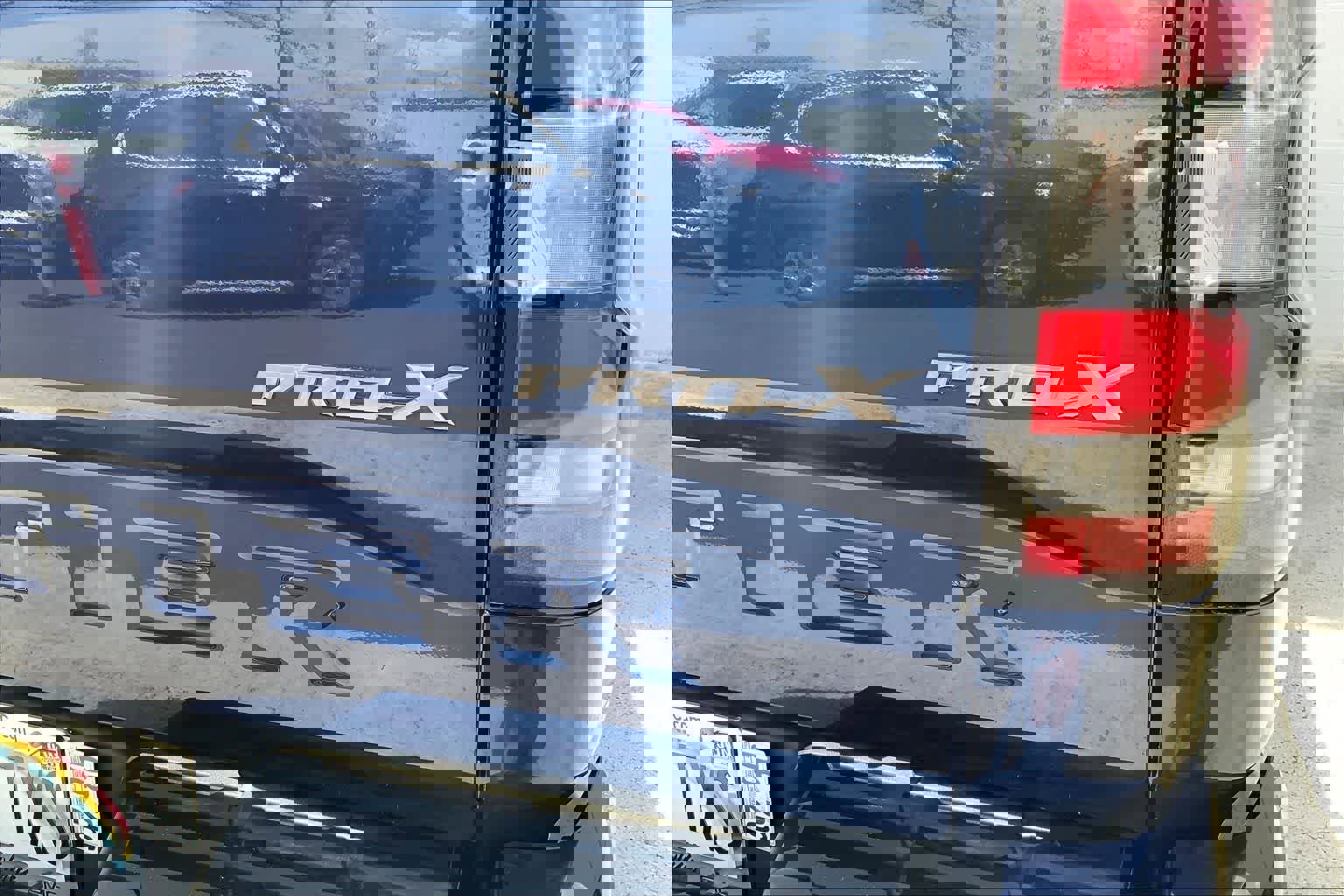 Used 2022 Nissan Frontier Pro-X image 8