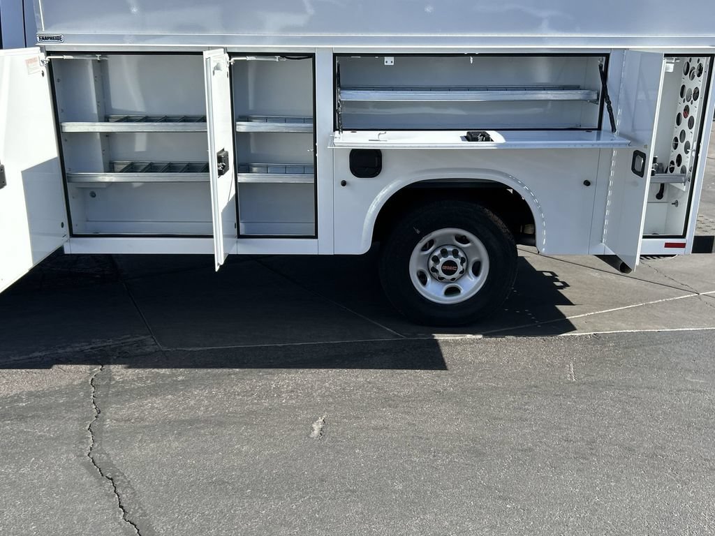 New 2025 GMC Savana 3500 w/ Power Convenience Package RWD image 24