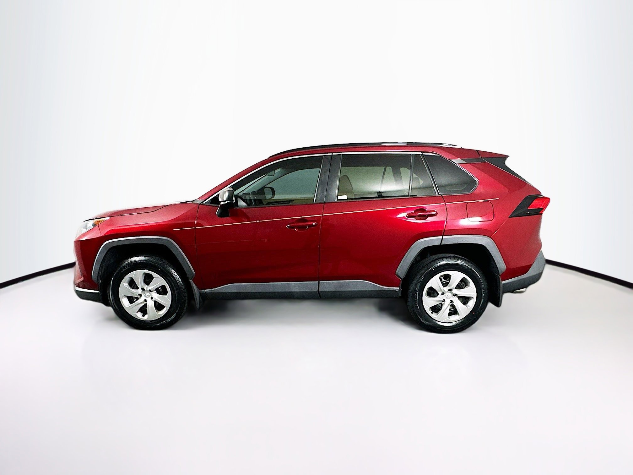 Used 2020 Toyota RAV4 LE FWD image 4