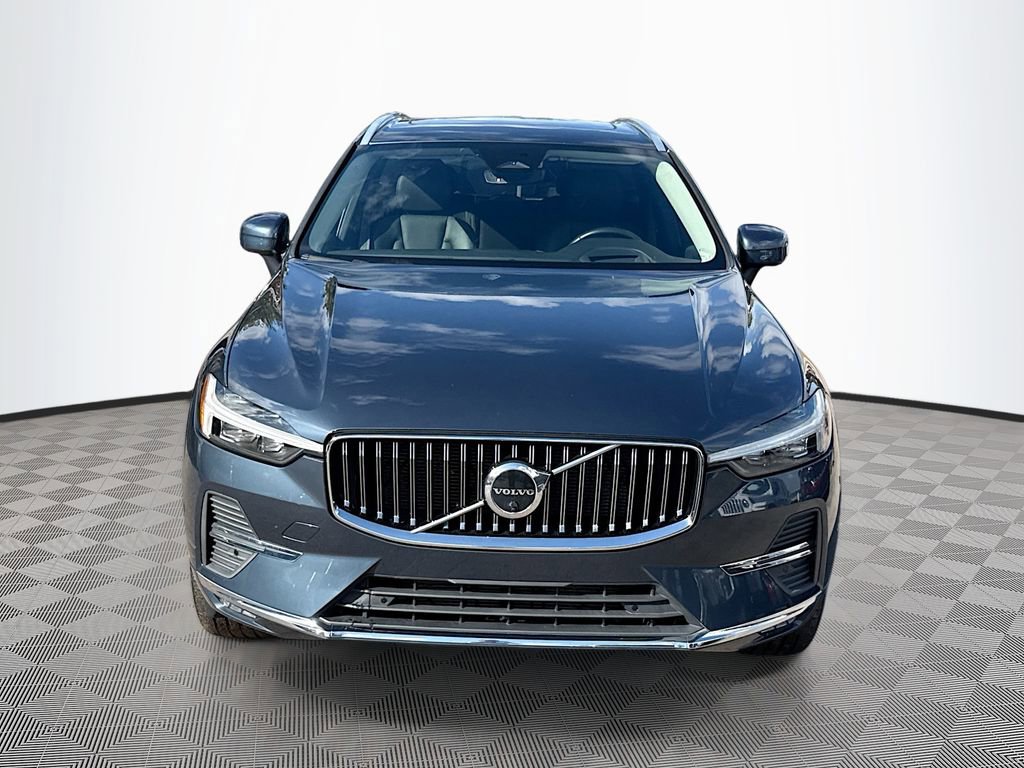 Used 2022 Volvo XC60 B6 Inscription w/ Advanced Package image 2