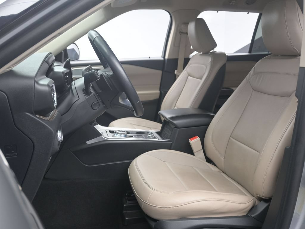 Used 2020 Ford Explorer Limited w/ Hybrid Equipment Group 310A AWD/4WD image 15