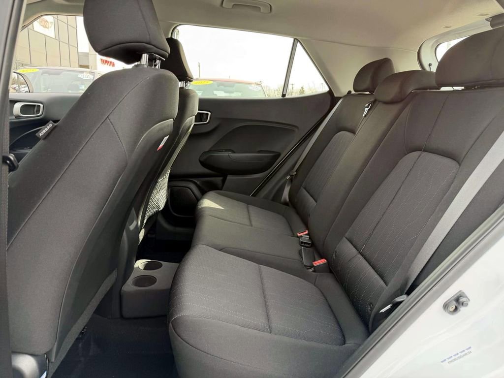 Certified 2025 Hyundai Venue SE image 10