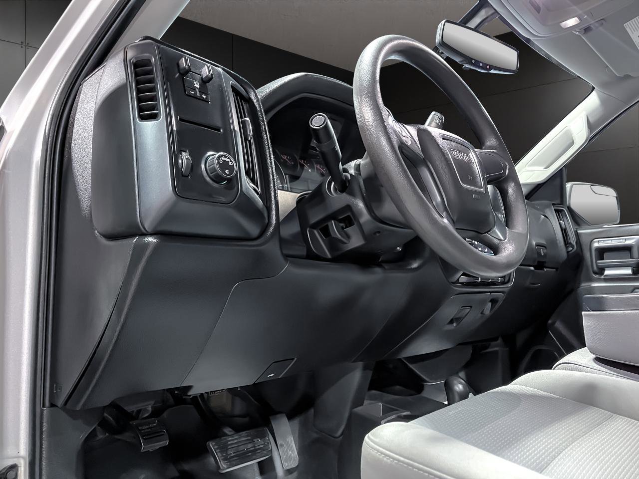 Used 2017 GMC Sierra 1500 4x4 Regular Cab image 18